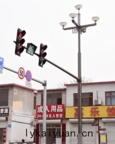 多杆(gān)合一(yī)信號(hào)路燈(dēng)杆