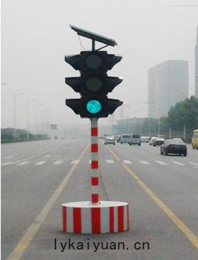 太(tài)陽能移動信(xìn)號(hào)燈
